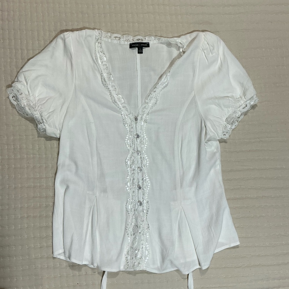 Moa Moa White Lace-Trim V‑Neck Blouse